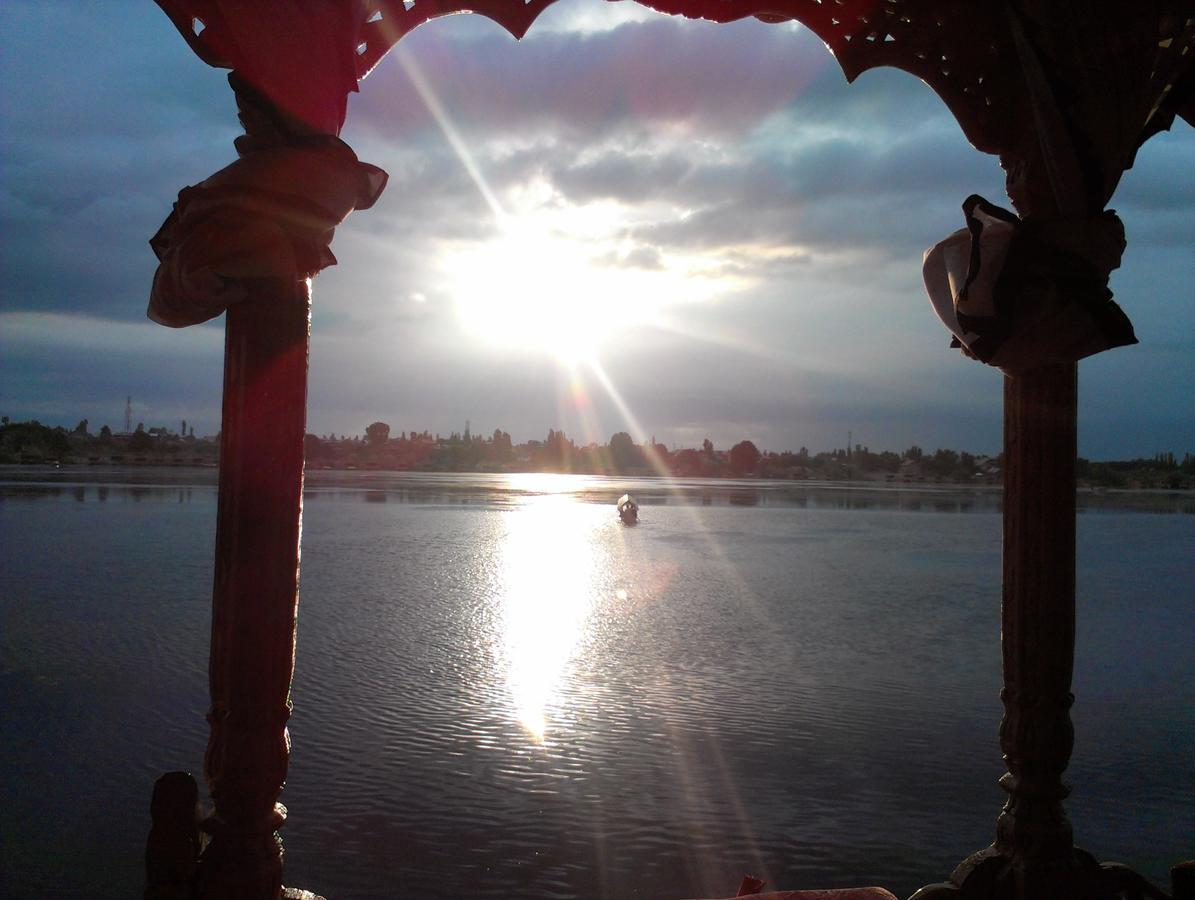 New Jersey Houseboats Nagin Bagh Bagian luar foto